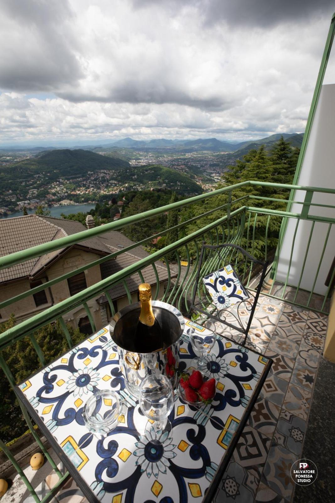 Hotel Vista Lago Брунате Екстер'єр фото
