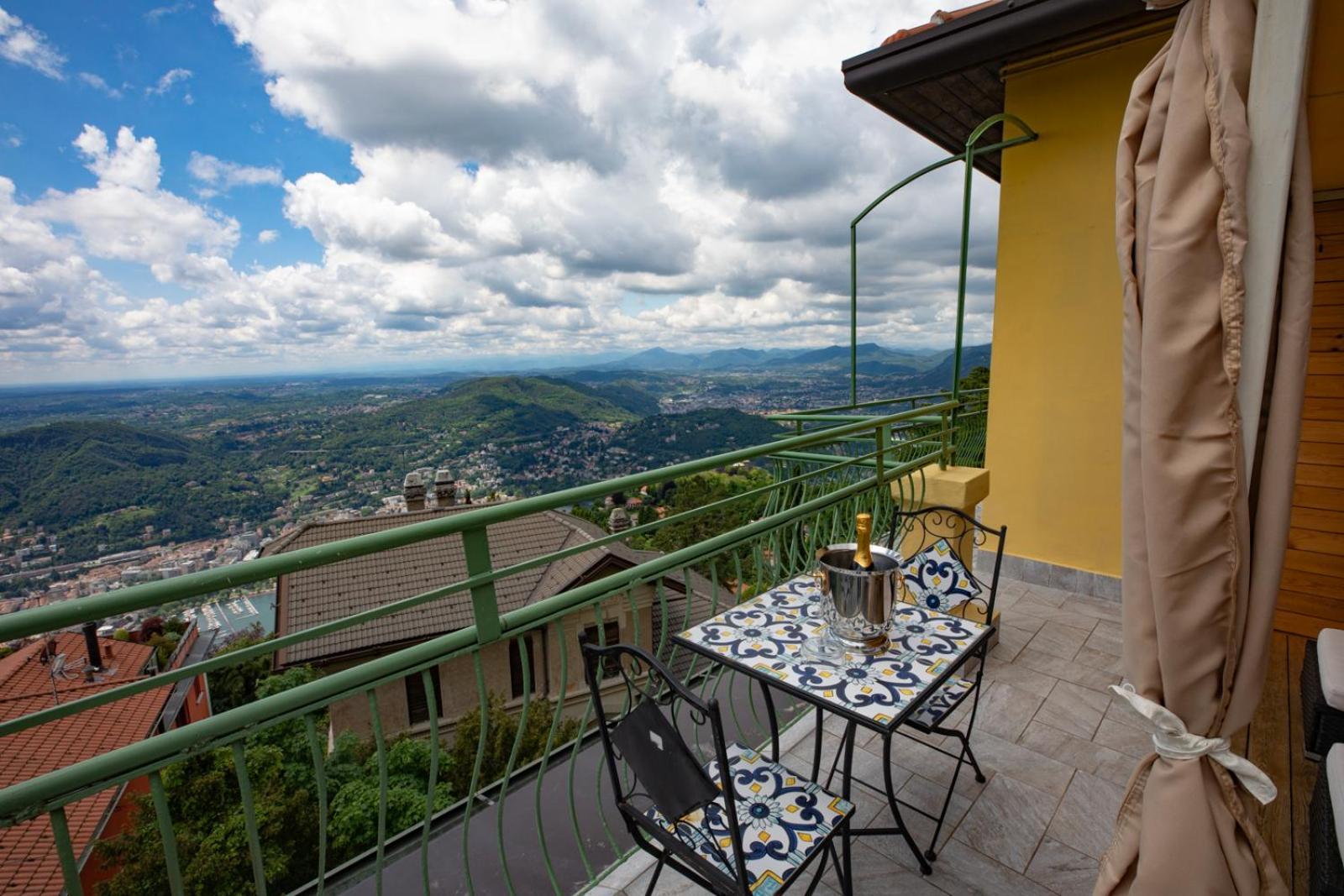 Hotel Vista Lago Брунате Екстер'єр фото