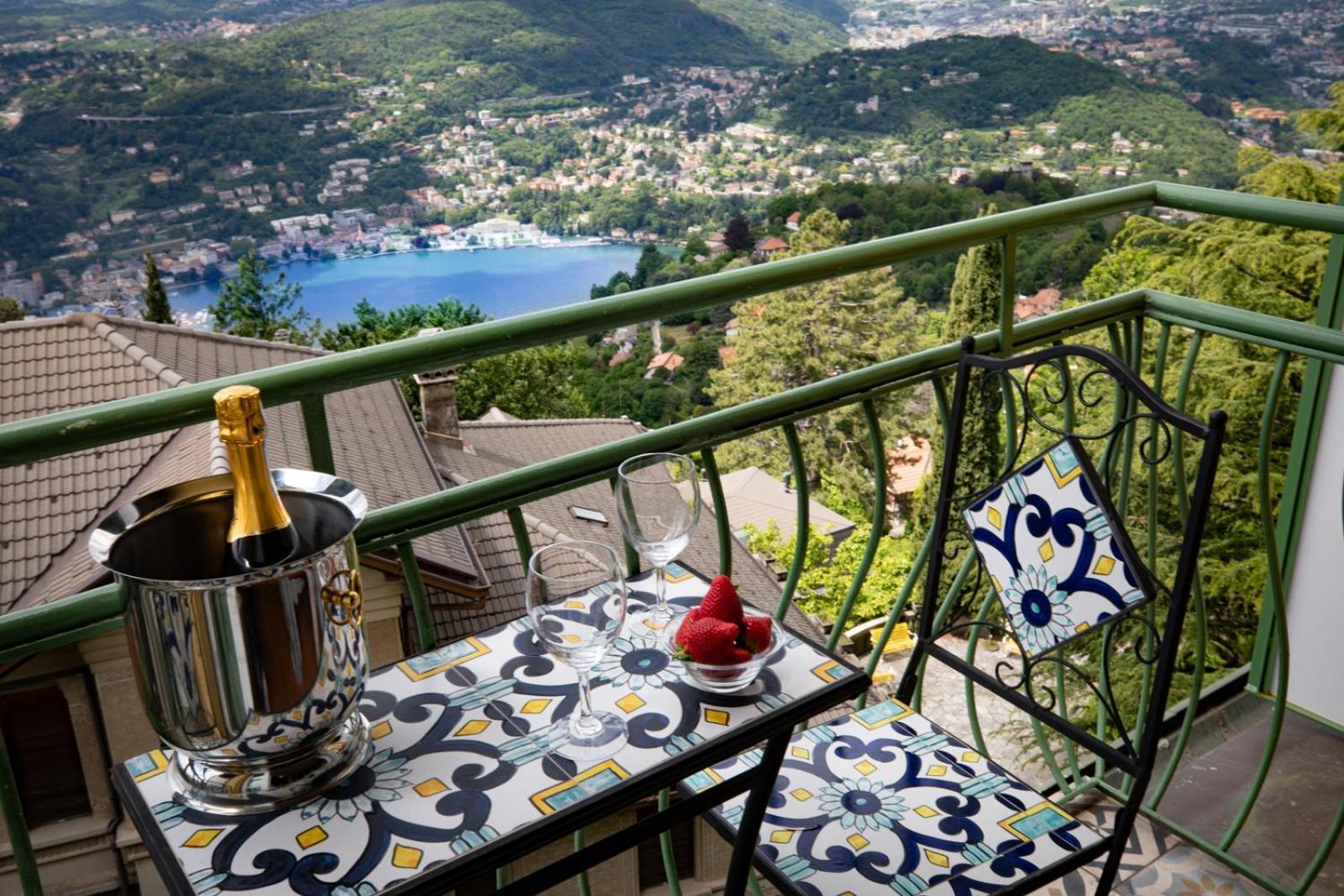 Hotel Vista Lago Брунате Екстер'єр фото