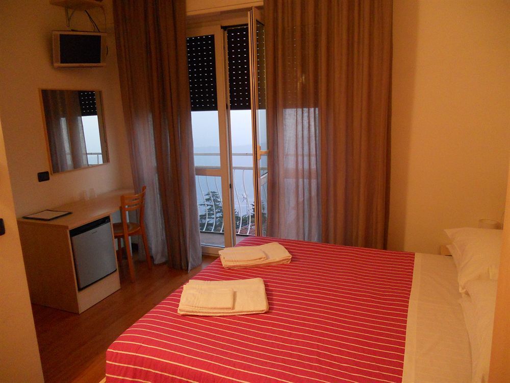 Hotel Vista Lago Брунате Екстер'єр фото